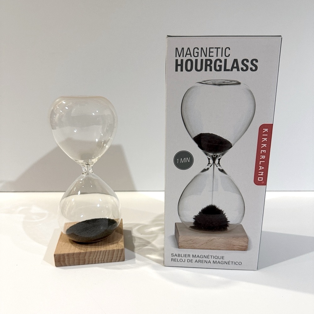 Kikkerland Magnetic Hourglass